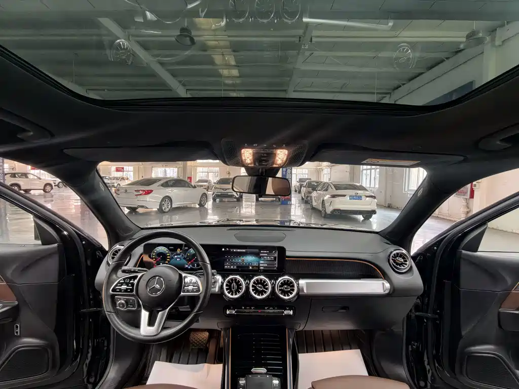 Mercedes-Benz GLB — миниатюра 14