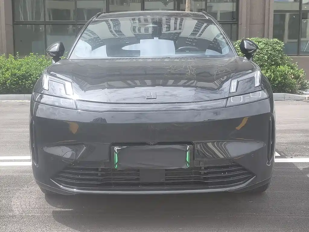 Lynk & Co 08 EM-P 2025 245km Pro