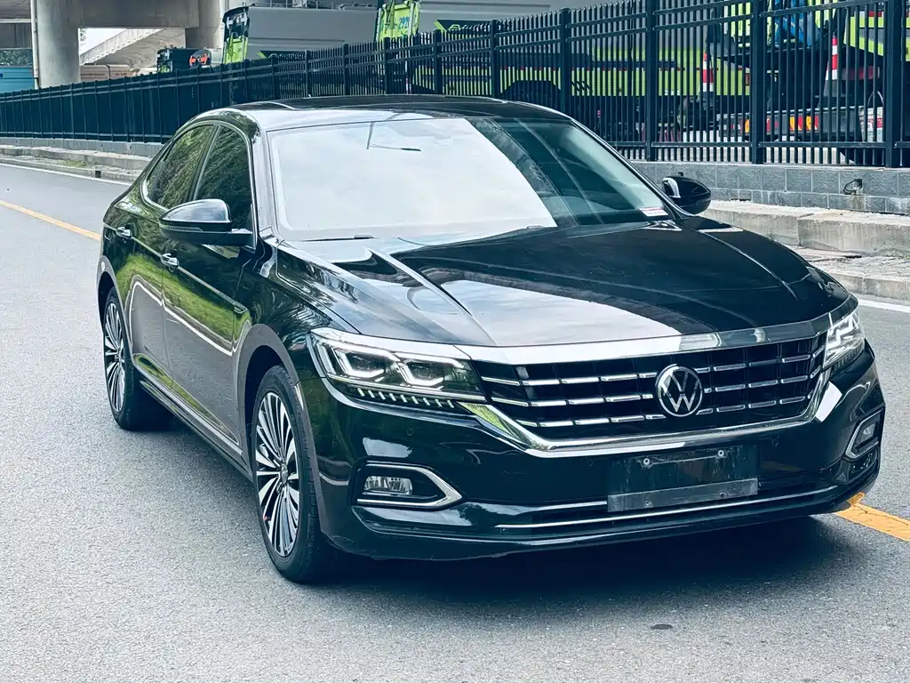 Volkswagen Passat 2021 330TSI Luxury