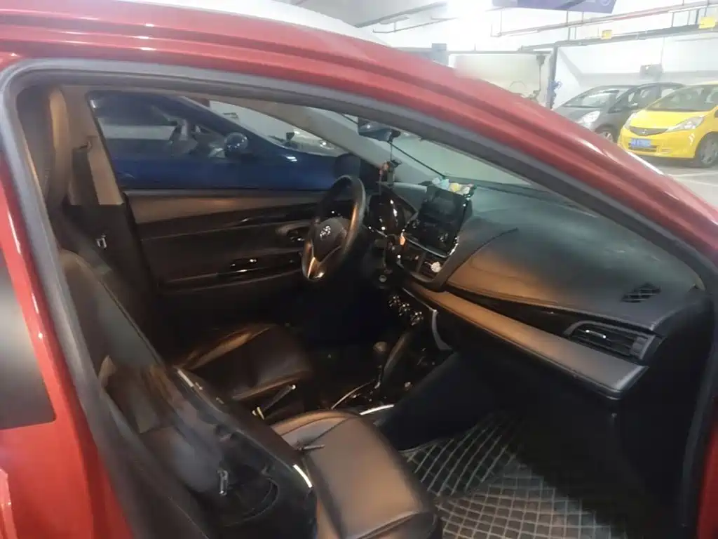 Toyota Yaris L — миниатюра 9