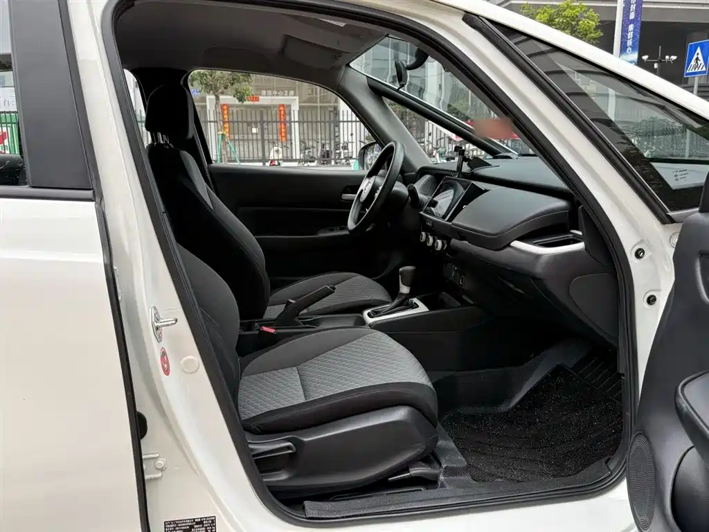 Honda Fit - фото 12