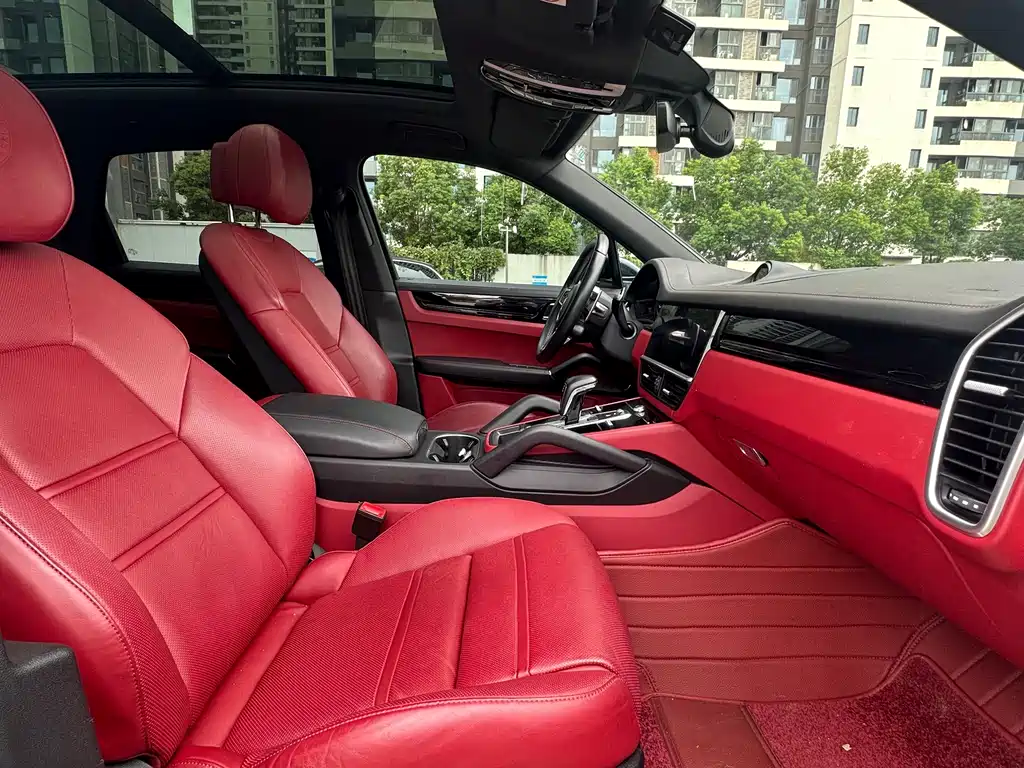 Porsche Cayenne — миниатюра 13
