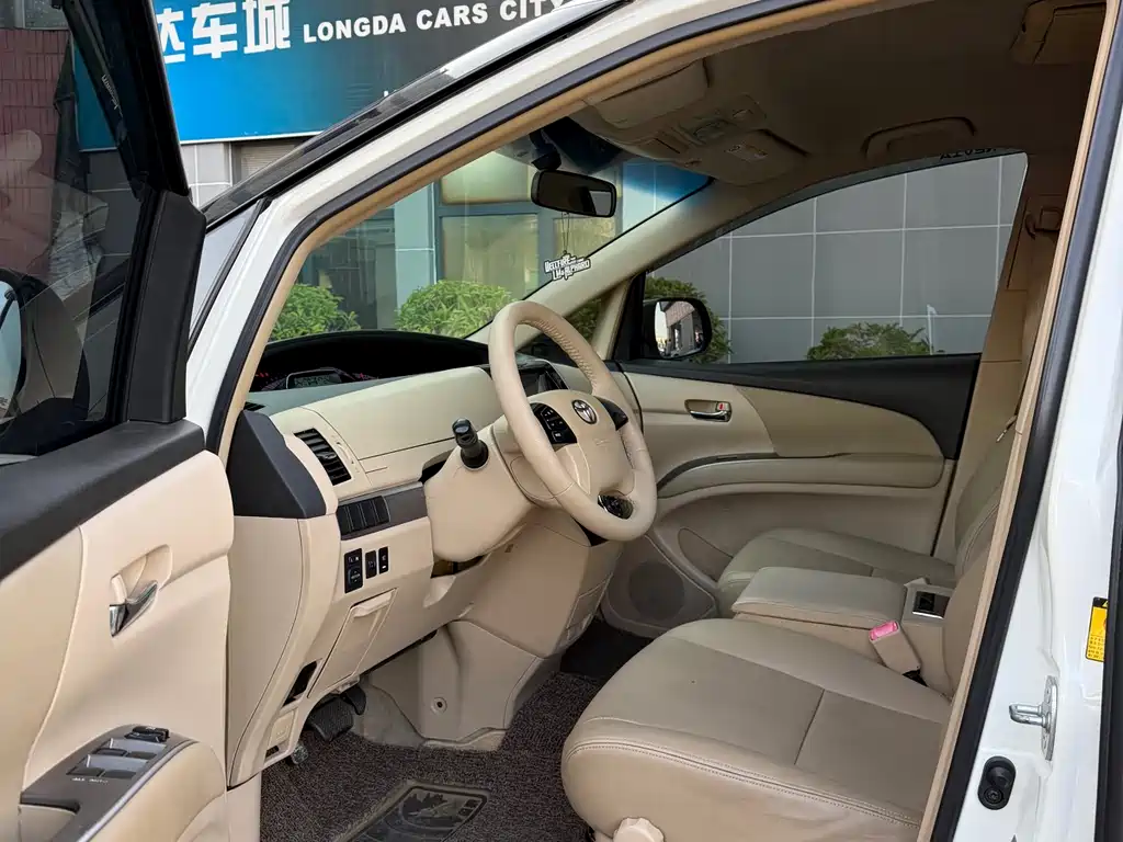 Toyota Previa 2012 2.4L 7 Standard