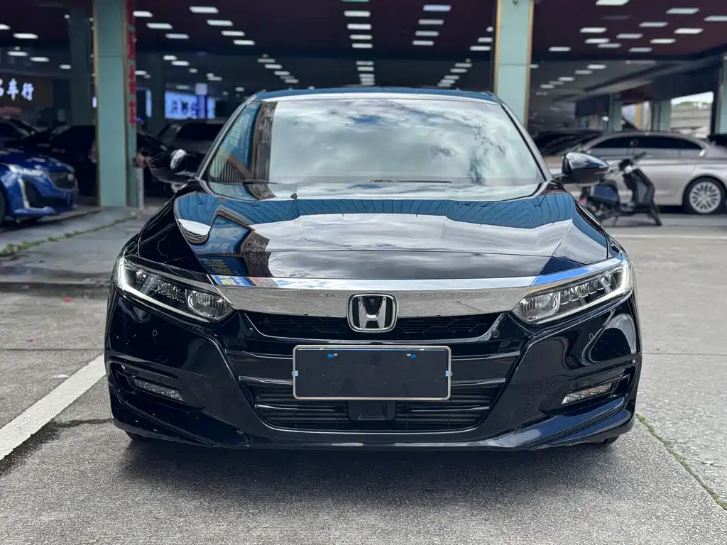 Honda Accord 2018 260TURBO Luxury VI