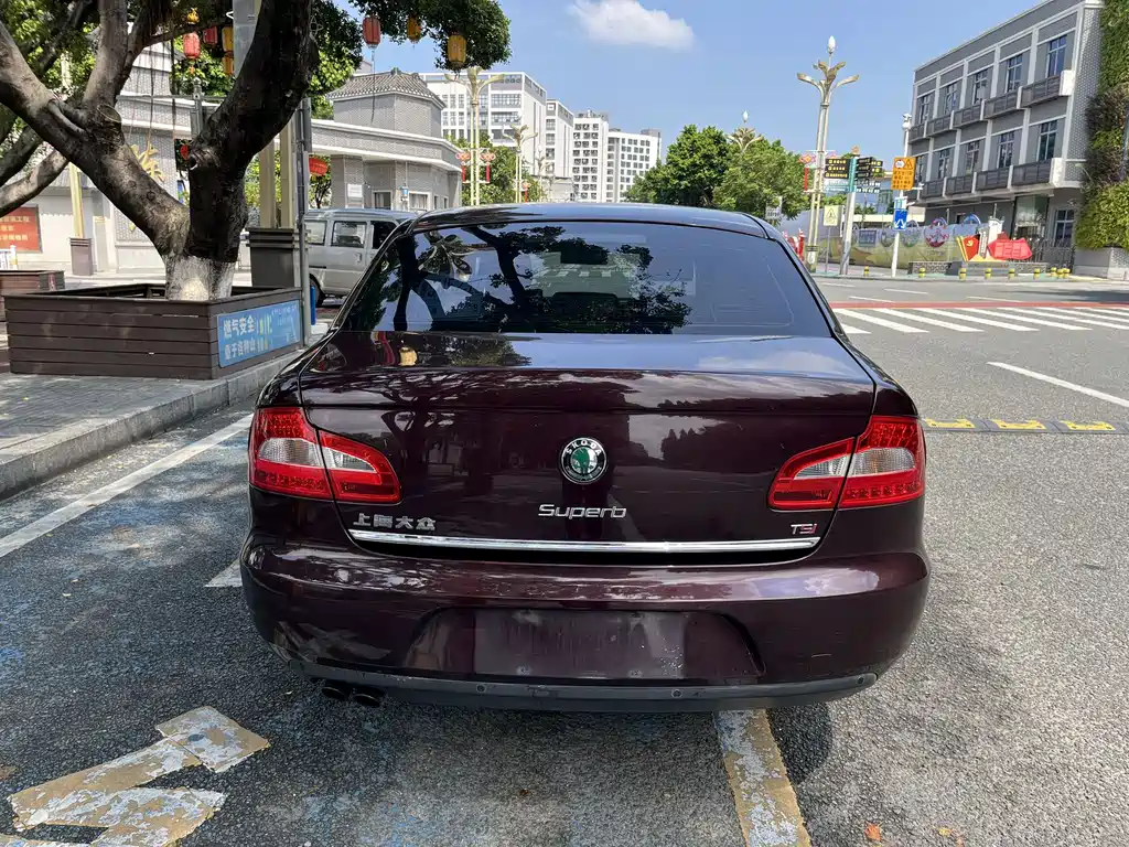 Skoda Superb — миниатюра 7
