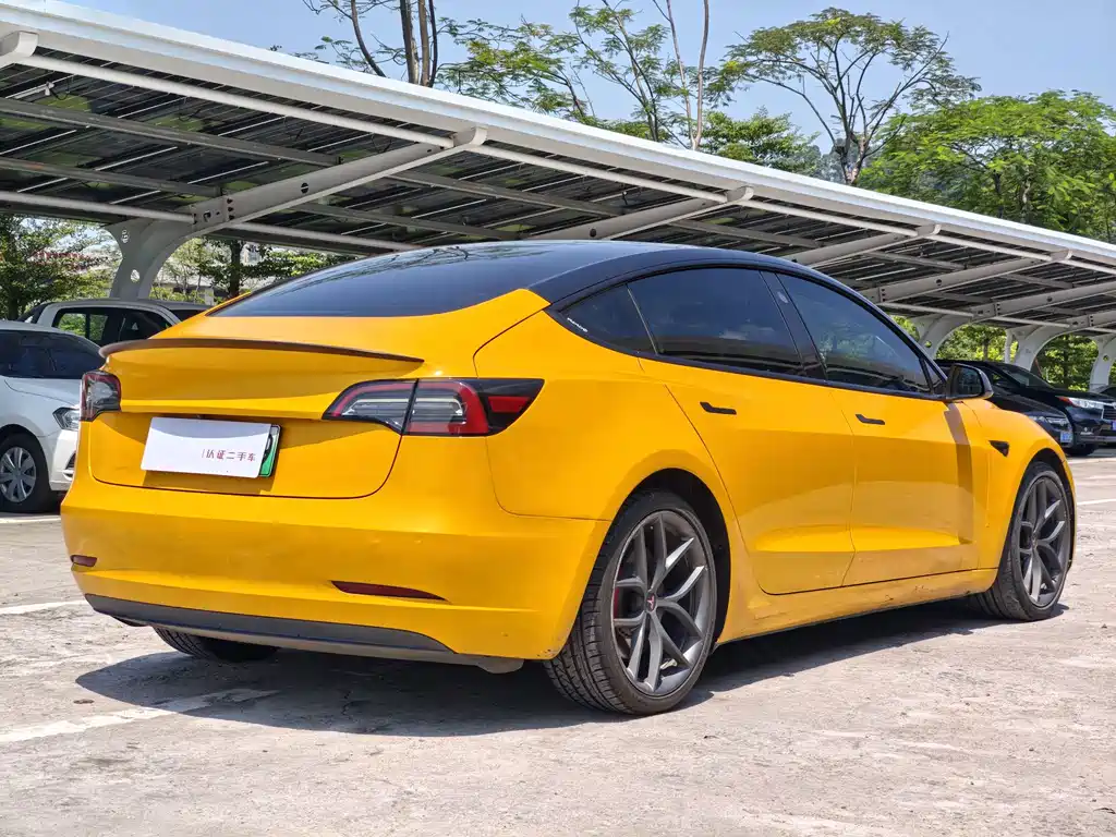 Tesla Model 3 — миниатюра 5