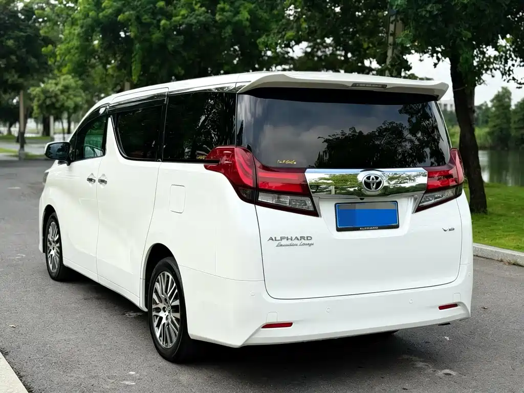 Toyota Alphard 2015 3.5L Luxury