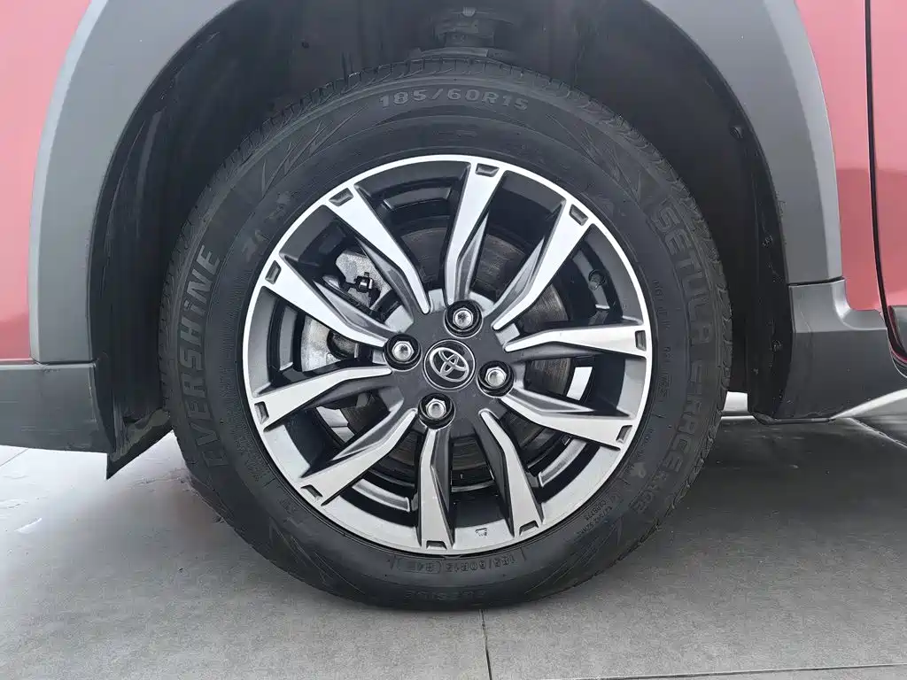 Toyota Yaris L 2022 — фото 17