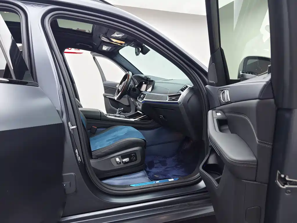 BMW X7 — миниатюра 26