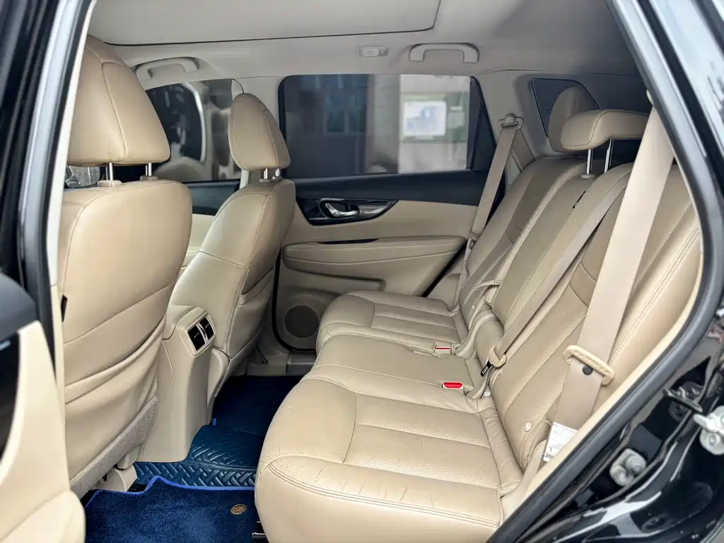 Nissan X-Trail 2019 2.0L CVT мест Comfort 2WD