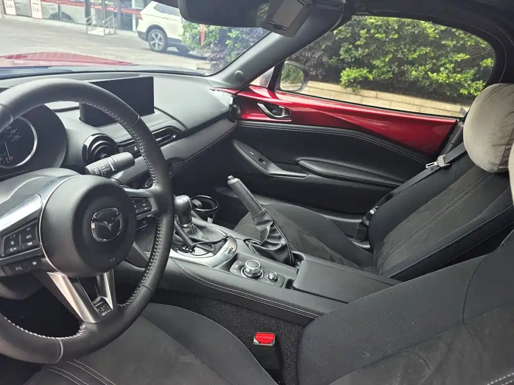 Mazda MX-5 2025 2.0L AT