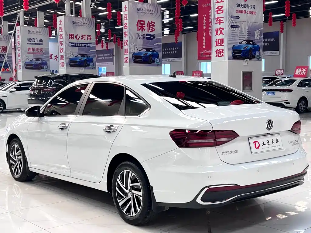 Volkswagen Lavida — миниатюра 6