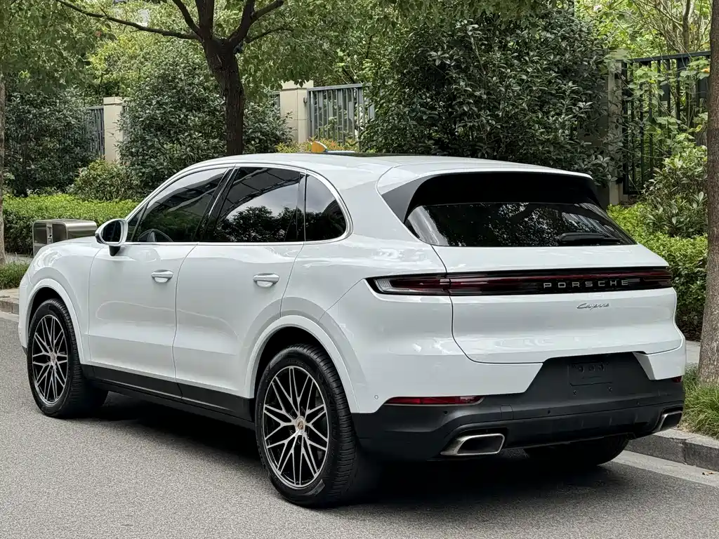 Porsche Cayenne — миниатюра 5