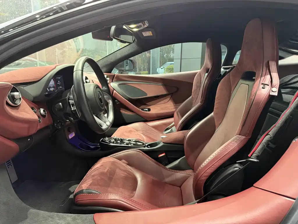 McLaren GT — миниатюра 4