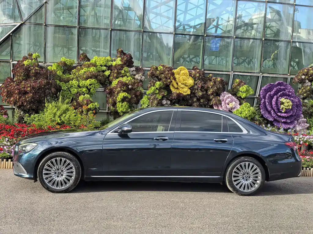 Mercedes-Benz E-Class — миниатюра 6