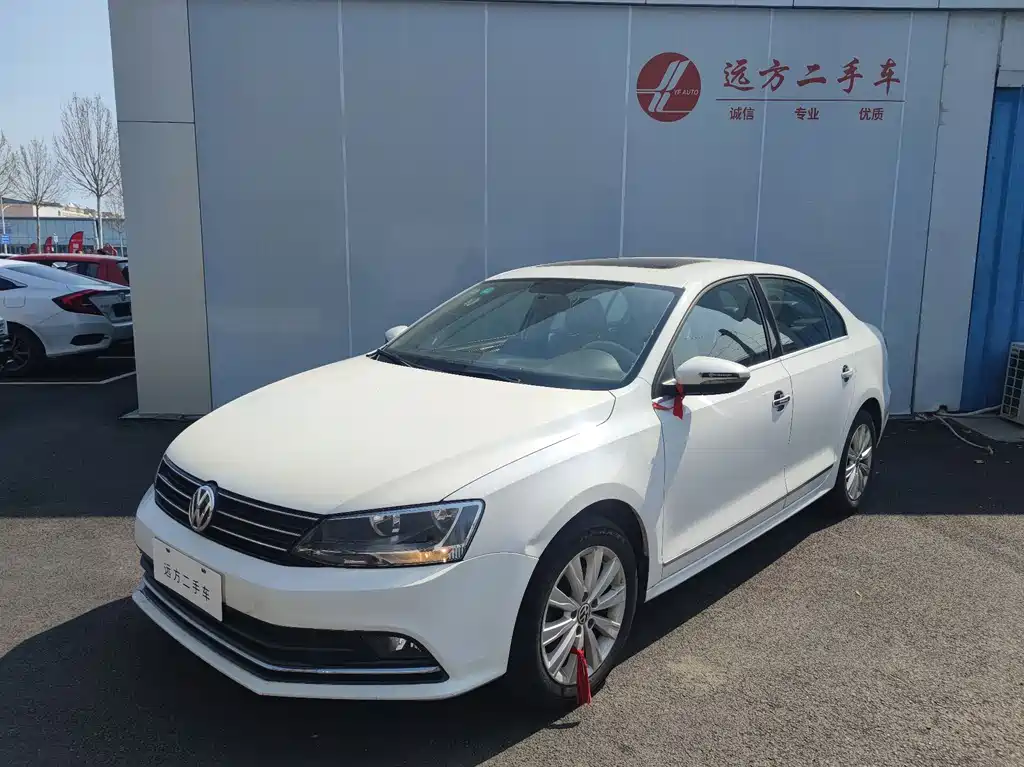 Volkswagen Sagitar 2015