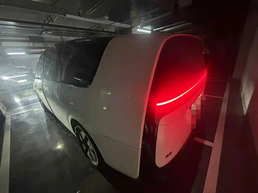 Li Auto Li MEGA — миниатюра 8