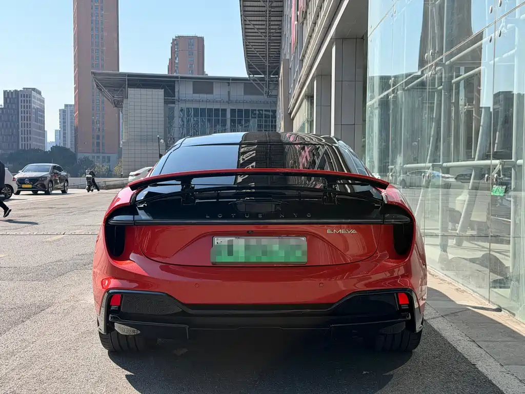 LOTUS SPORTS CAR EMEYA FLOWERS