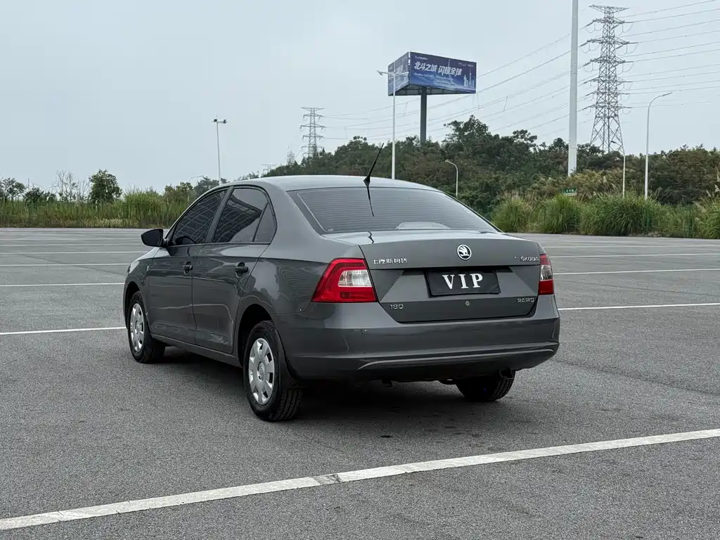 Skoda Rapid — миниатюра 6