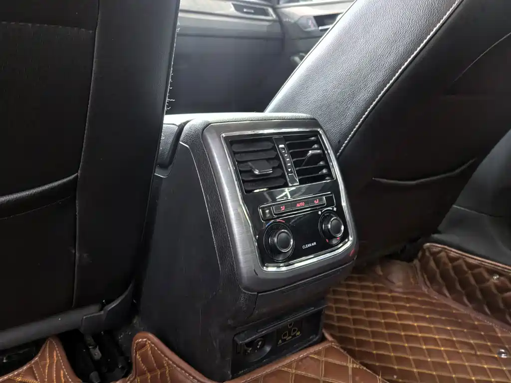 Volkswagen Passat — миниатюра 10