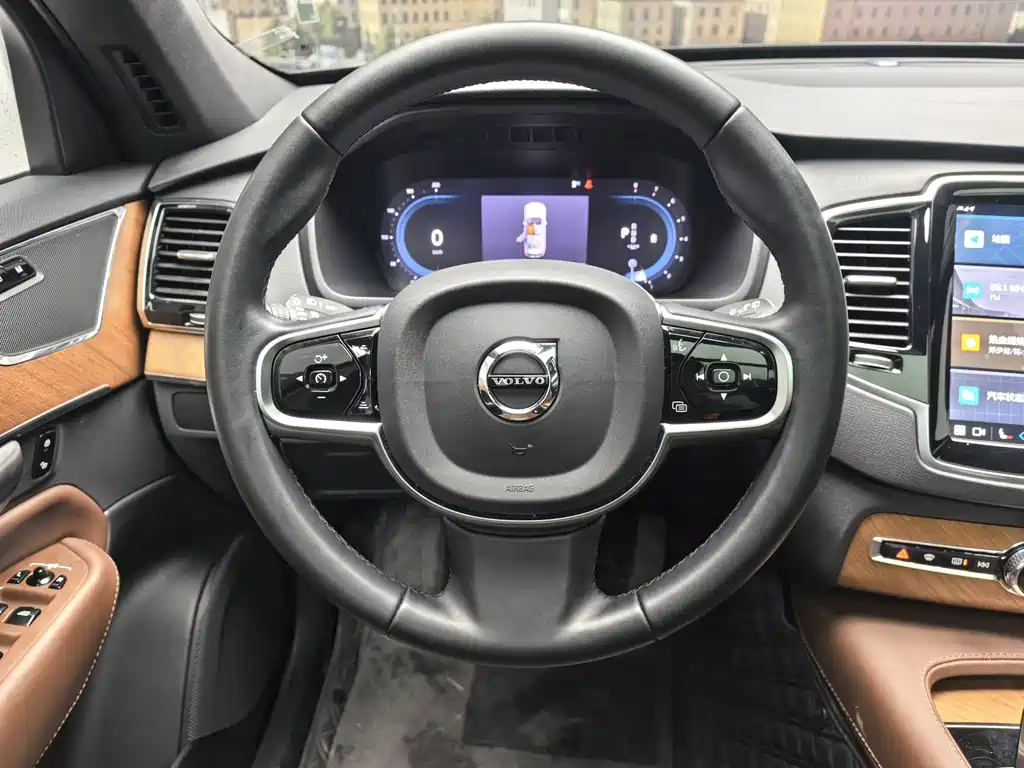 Volvo XC90 2024 B6 Luxury 7 мест