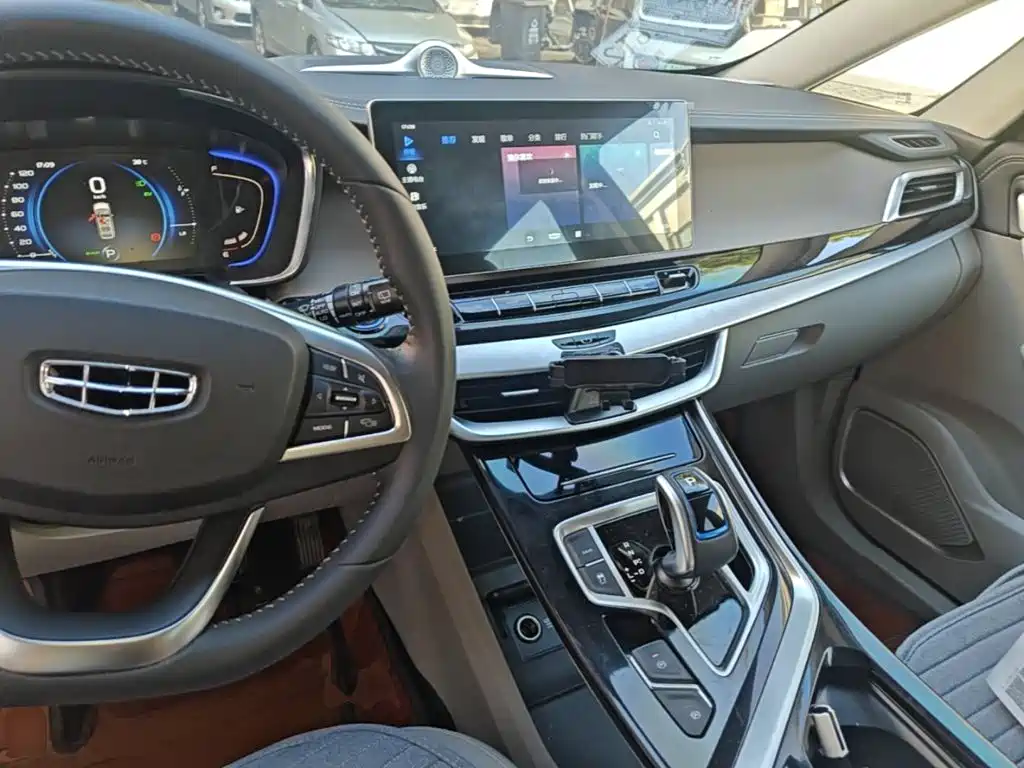 Geely Jia Ji New Energy — миниатюра 10