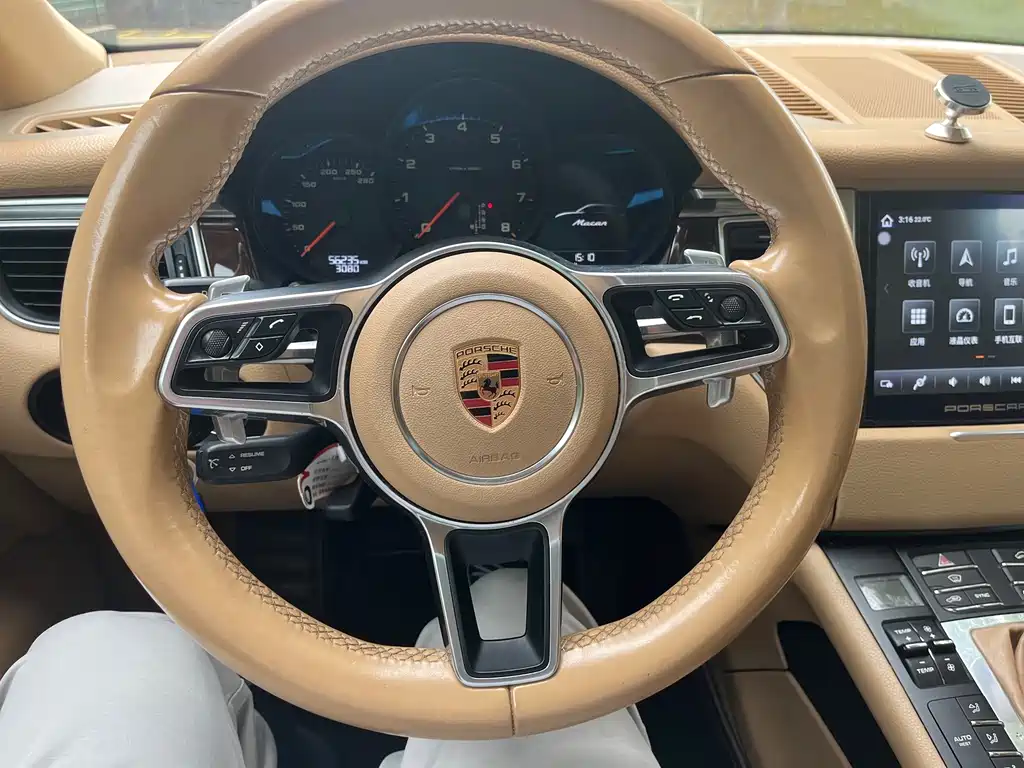 Porsche Macan — миниатюра 14