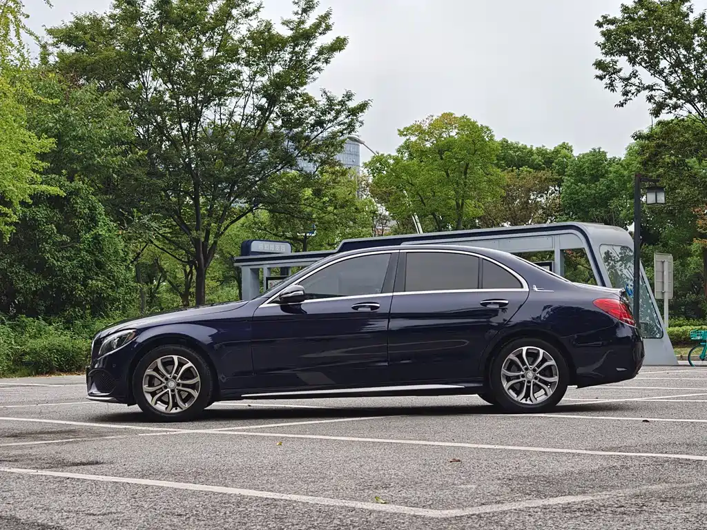 Mercedes-Benz C-Class — миниатюра 4