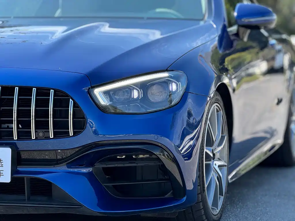 MERCEDES-BENZ E CLASS