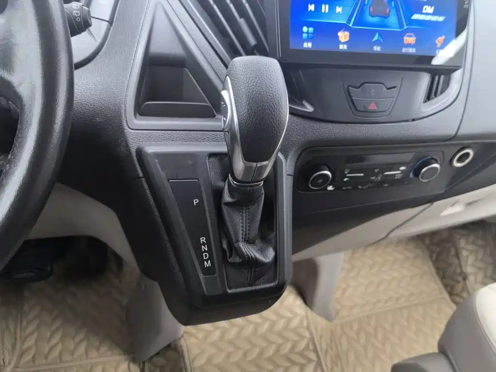 Ford Tourneo — миниатюра 13