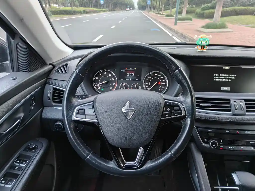 Borgward BX7 — миниатюра 6