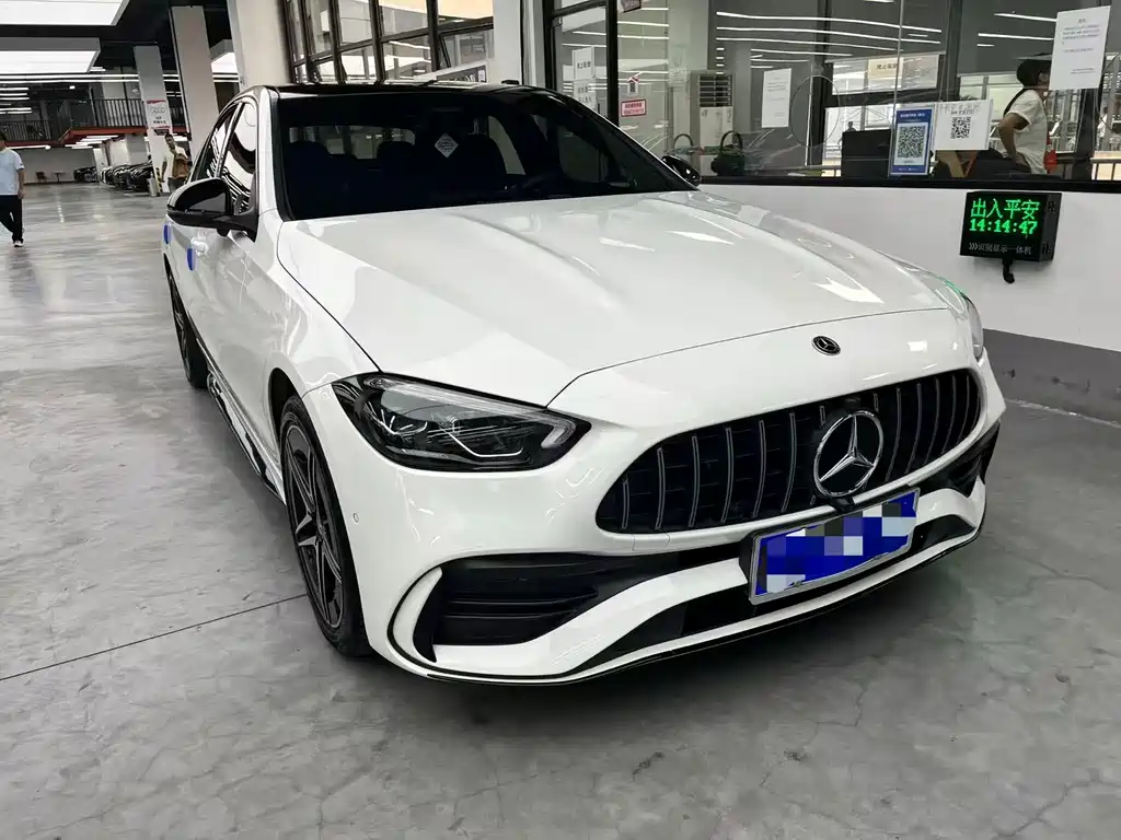 Mercedes-Benz C-Class — миниатюра 3