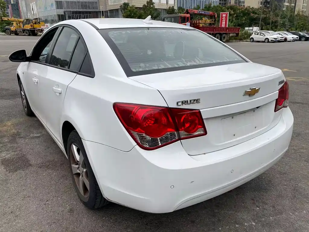 Chevrolet Cruze — миниатюра 10