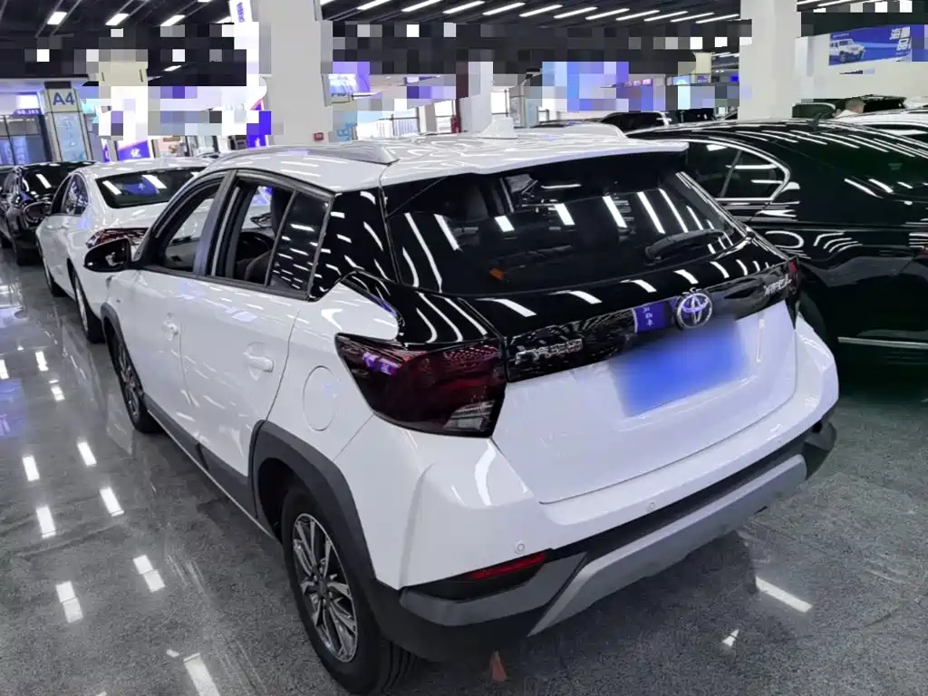 Toyota Yaris L — миниатюра 5