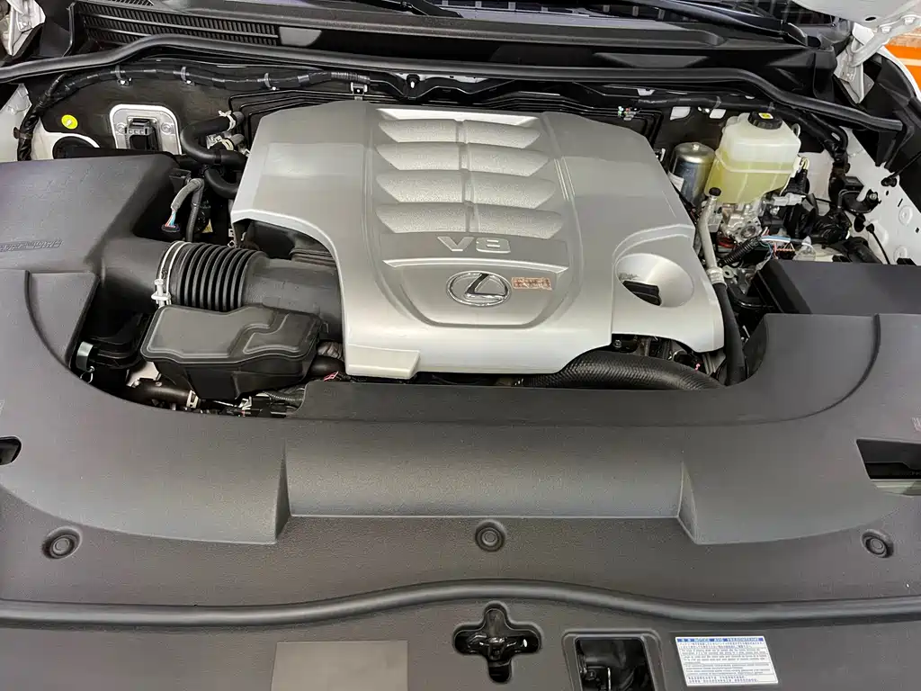 Lexus LX — миниатюра 22