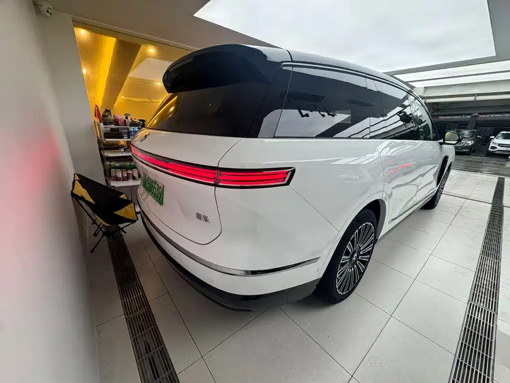NIO ES8 — миниатюра 9