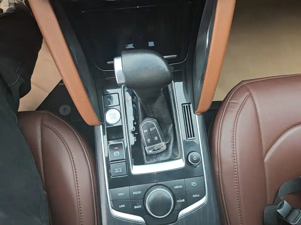 Borgward BX7 — миниатюра 14