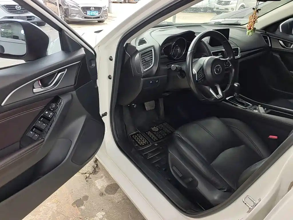 Mazda 3 Axela — миниатюра 16