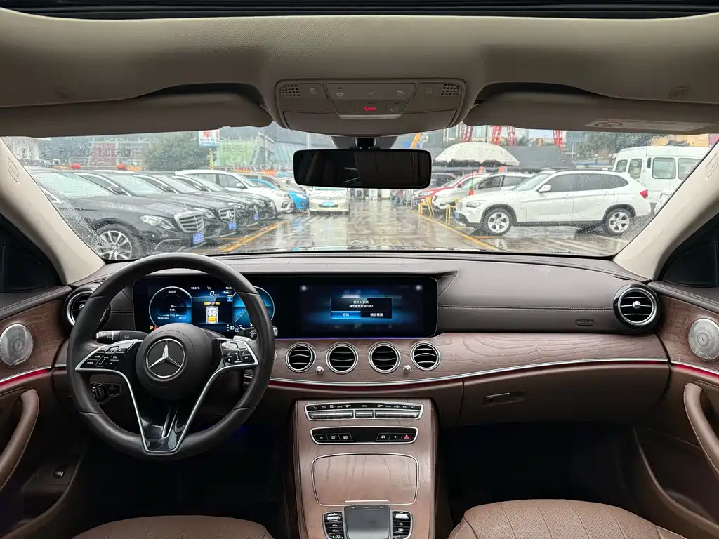 MERCEDES-BENZ E CLASS