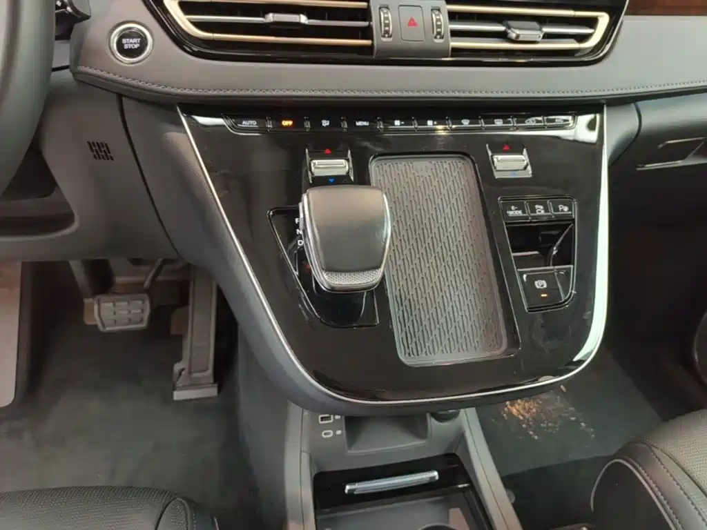 Hongqi Hongqi HQ9 PHEV — миниатюра 14