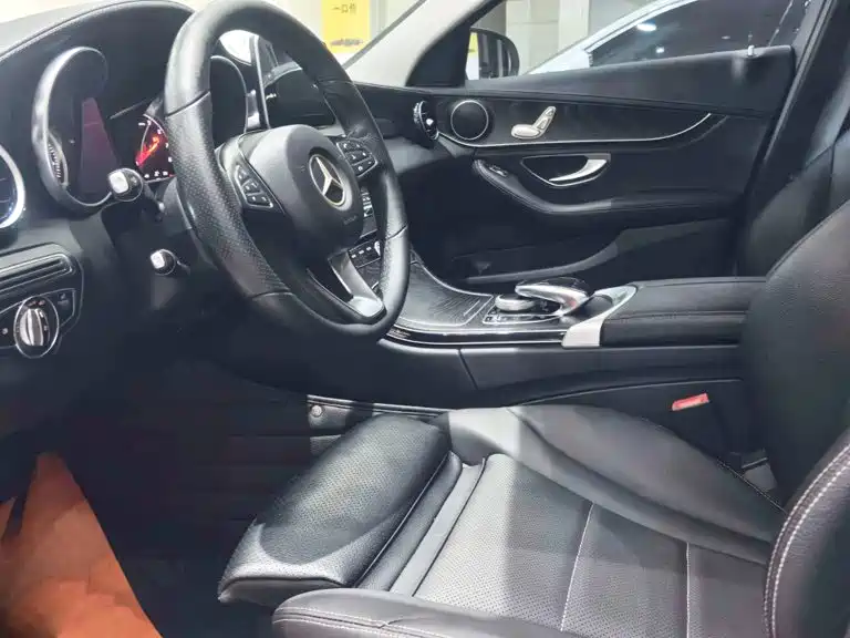 Mercedes-Benz C-Class — миниатюра 4