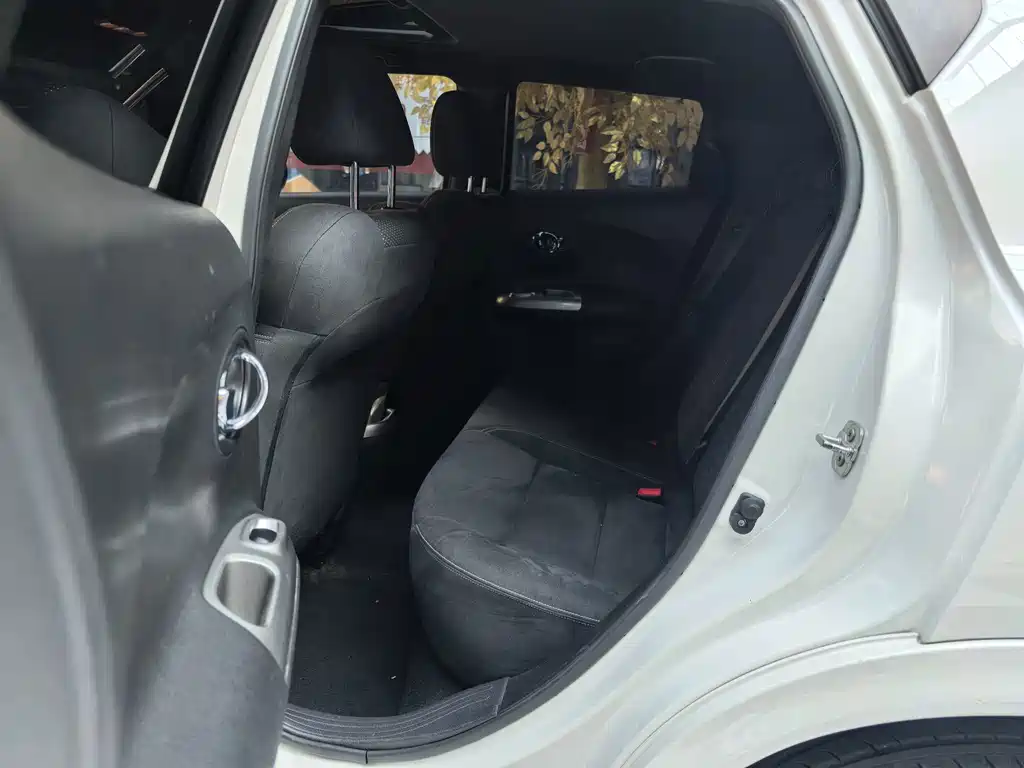 Infiniti ESQ — миниатюра 6