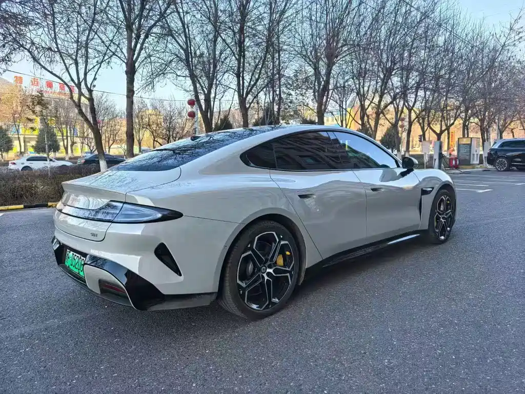 XIAOMI CAR XIAOMI SU7