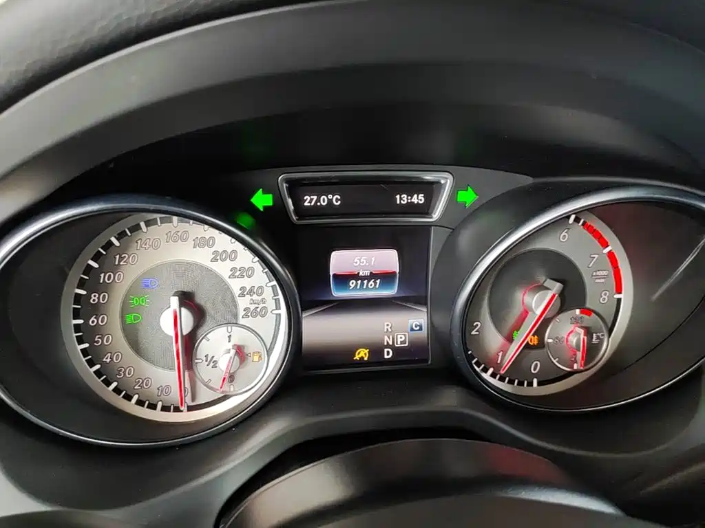 Mercedes-Benz GLA — миниатюра 12