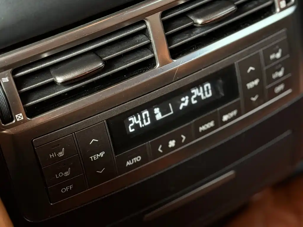 Lexus LX — миниатюра 15
