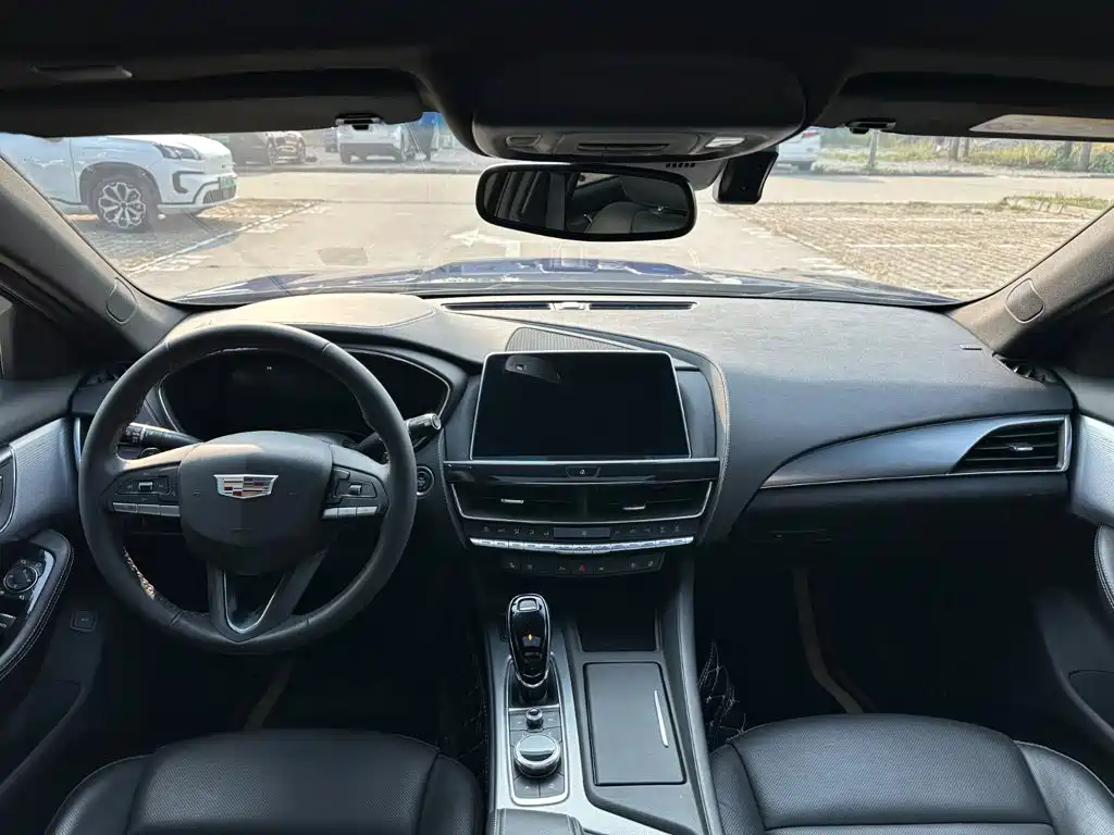 Cadillac CT5 2023 — фото 10