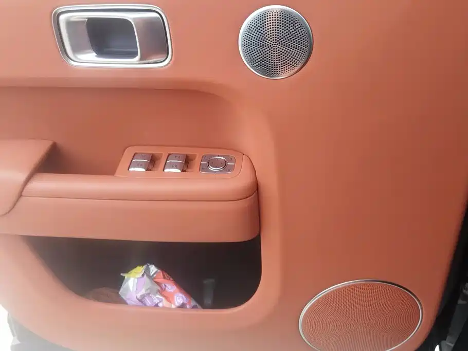 Li Auto Li L8 — миниатюра 7