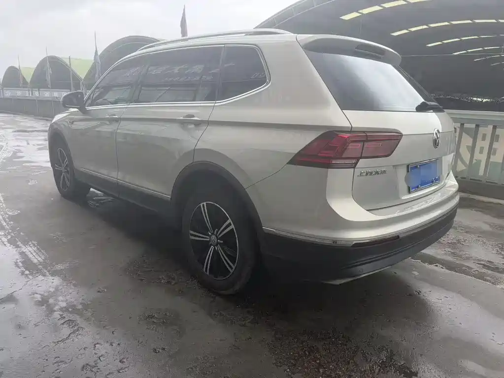 Volkswagen Tiguan L — миниатюра 4