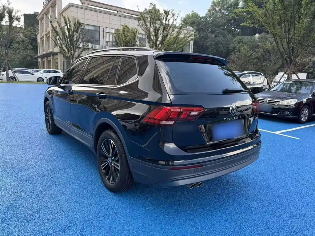 Volkswagen Tiguan L — миниатюра 5