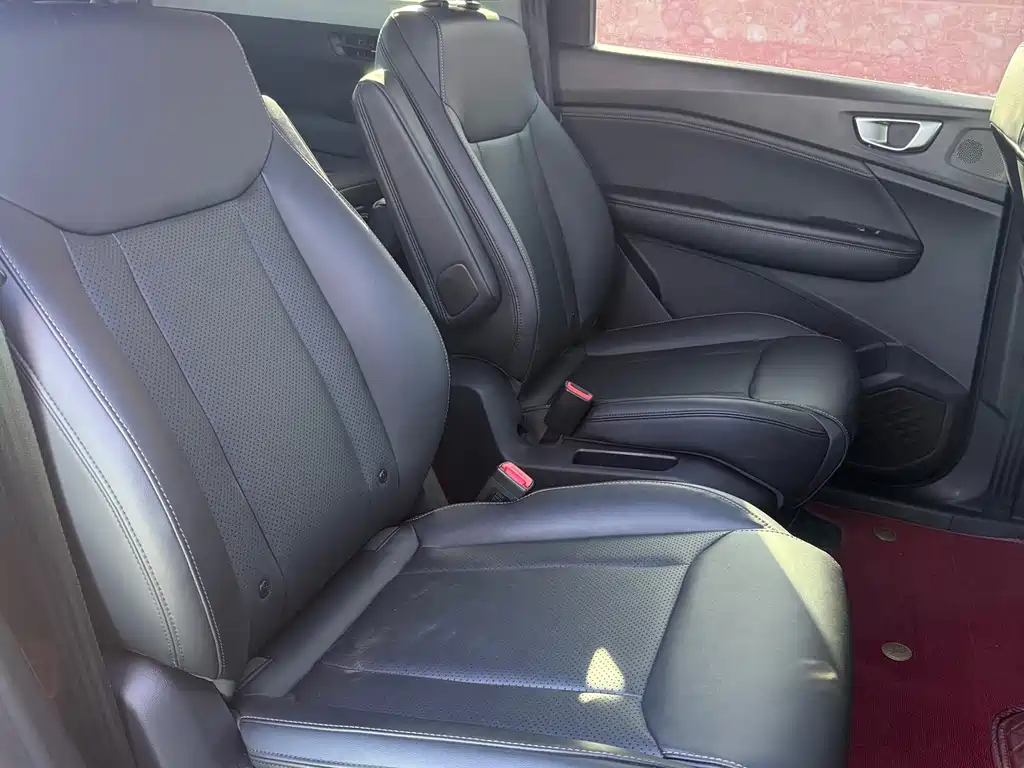 Wuling Jiachen — миниатюра 15